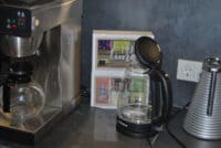 Weiterbildung in Heppenheim: Kaffee, Tee, Softdrinks oder eine Süßigkeit stehen immer griffbereit.